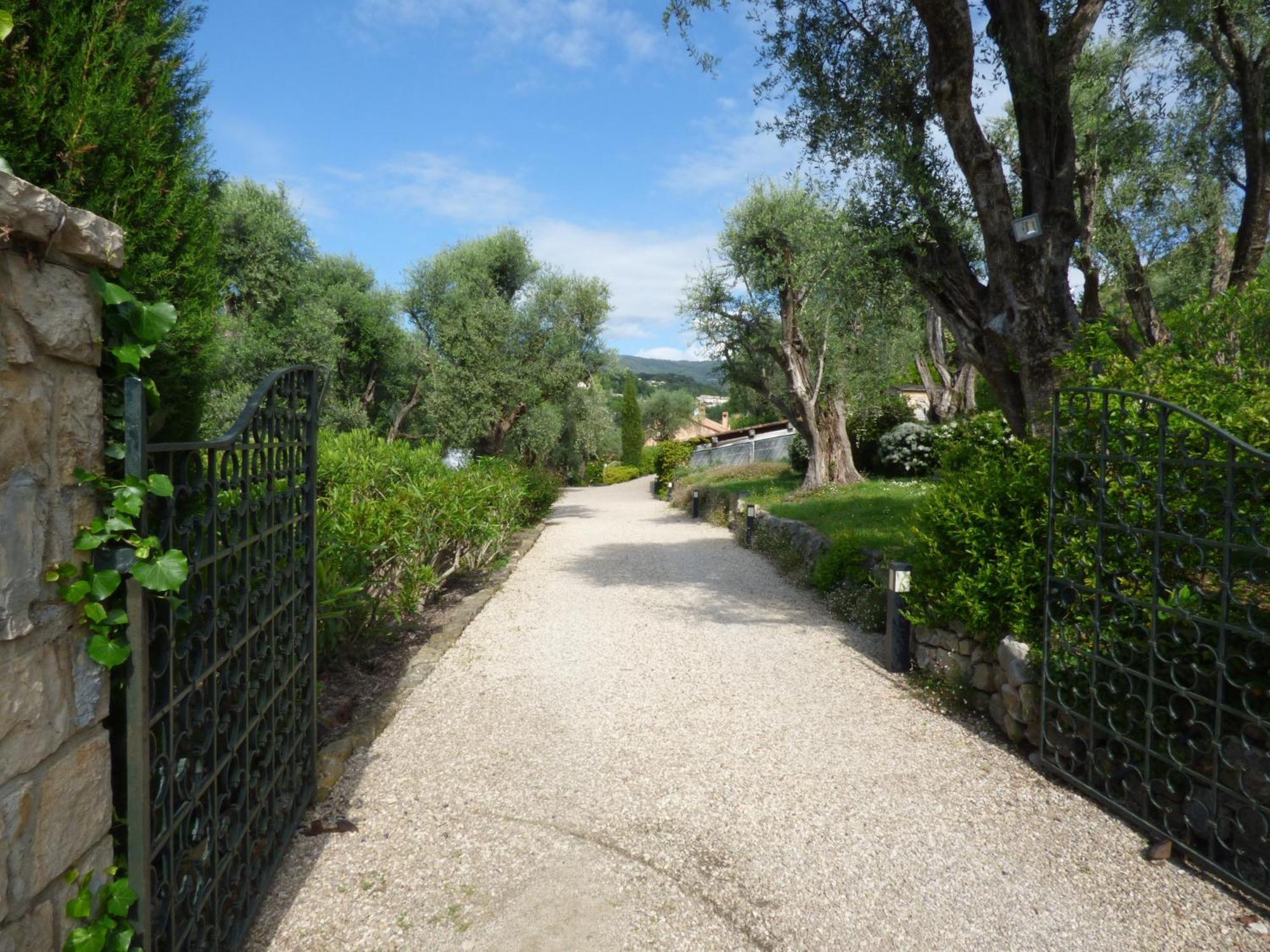 Apartment Cezanne With Heated Pool And Private Garden Chateauneuf-Grasse ภายนอก รูปภาพ